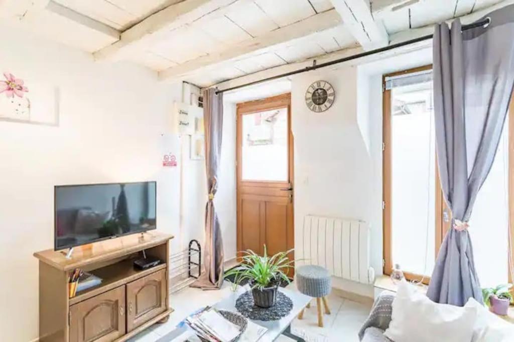 Le Gambetta - Nouveau Proprietaire Estissac Buitenkant foto
