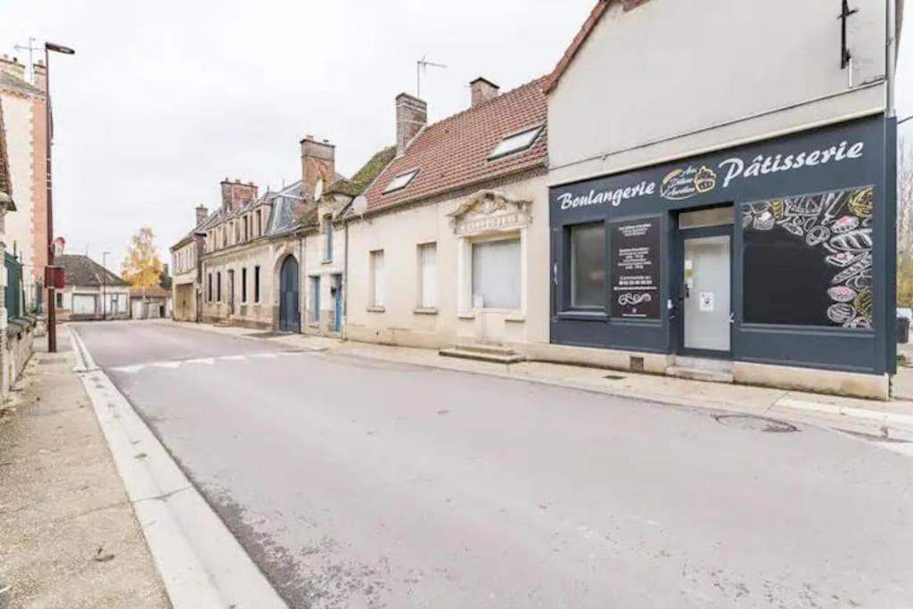 Le Gambetta - Nouveau Proprietaire Estissac Buitenkant foto