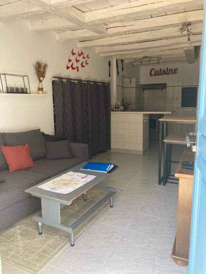 Le Gambetta - Nouveau Proprietaire Estissac Buitenkant foto